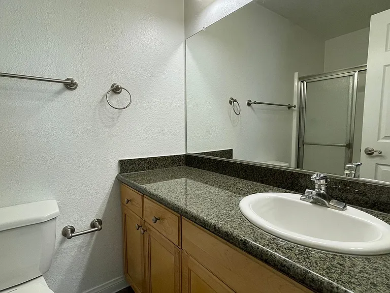 Park Plaza Apartments — Photo 91