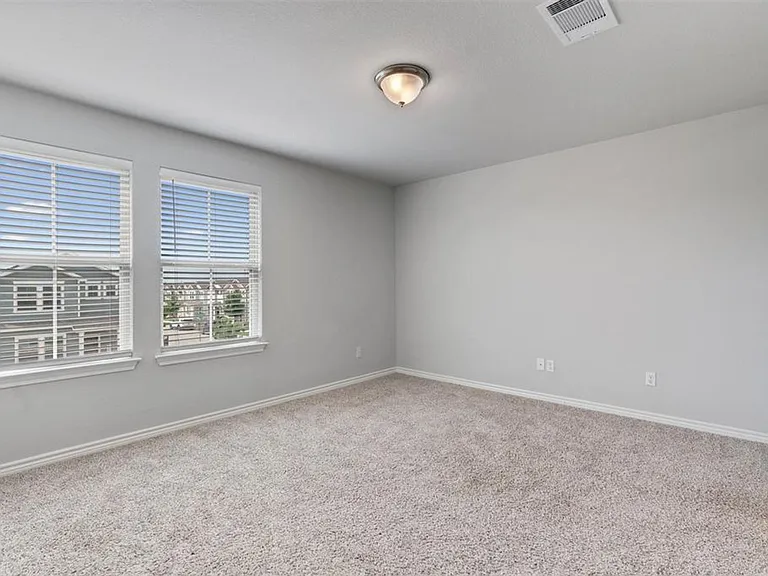 1713 Yaupon Grove Ln — Photo 12