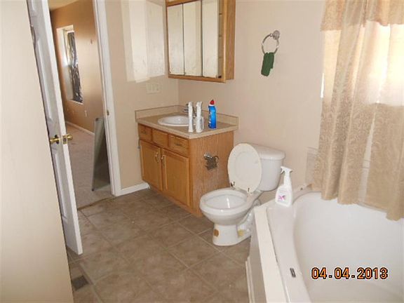 5th image of 400 E Lloyd St