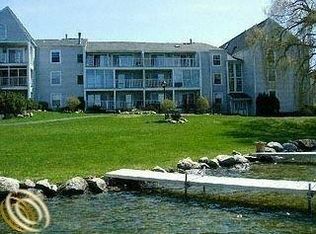 3553 Port Cove Dr #36-1, Waterford, MI