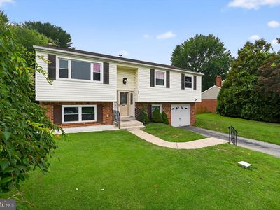 696 Boxwood Dr, Upper Chichester, PA, 19014