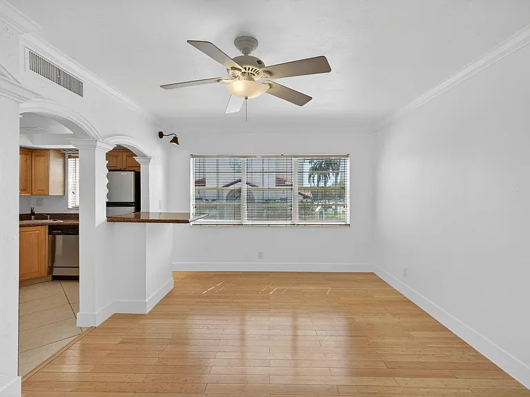 901 NE 3rd St #205 — Photo 2