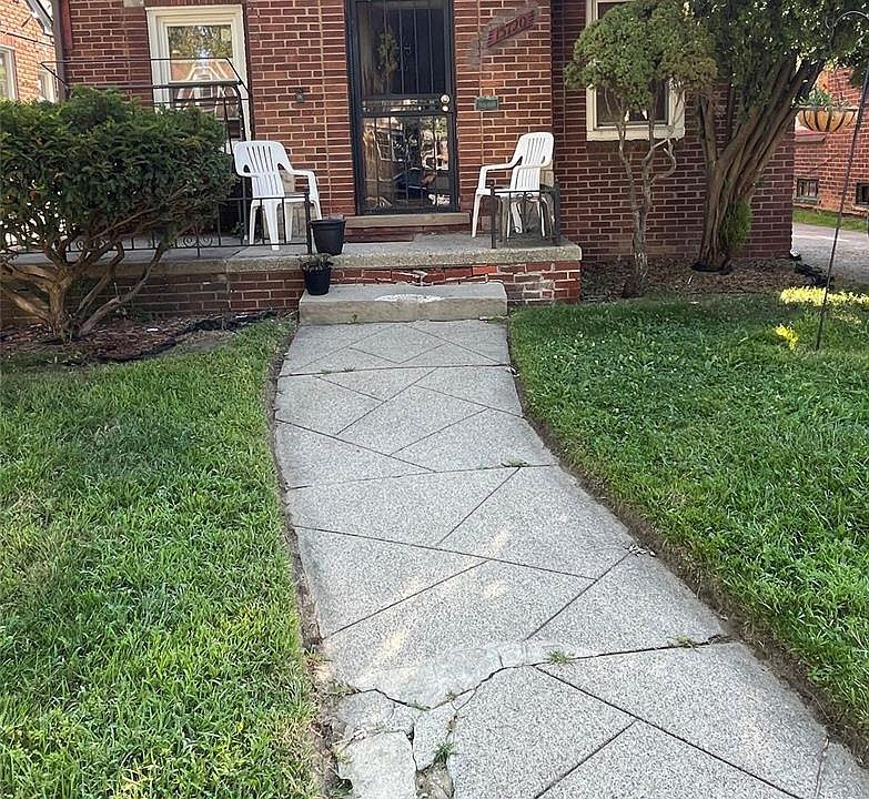 1st image of 15720 Lauder St