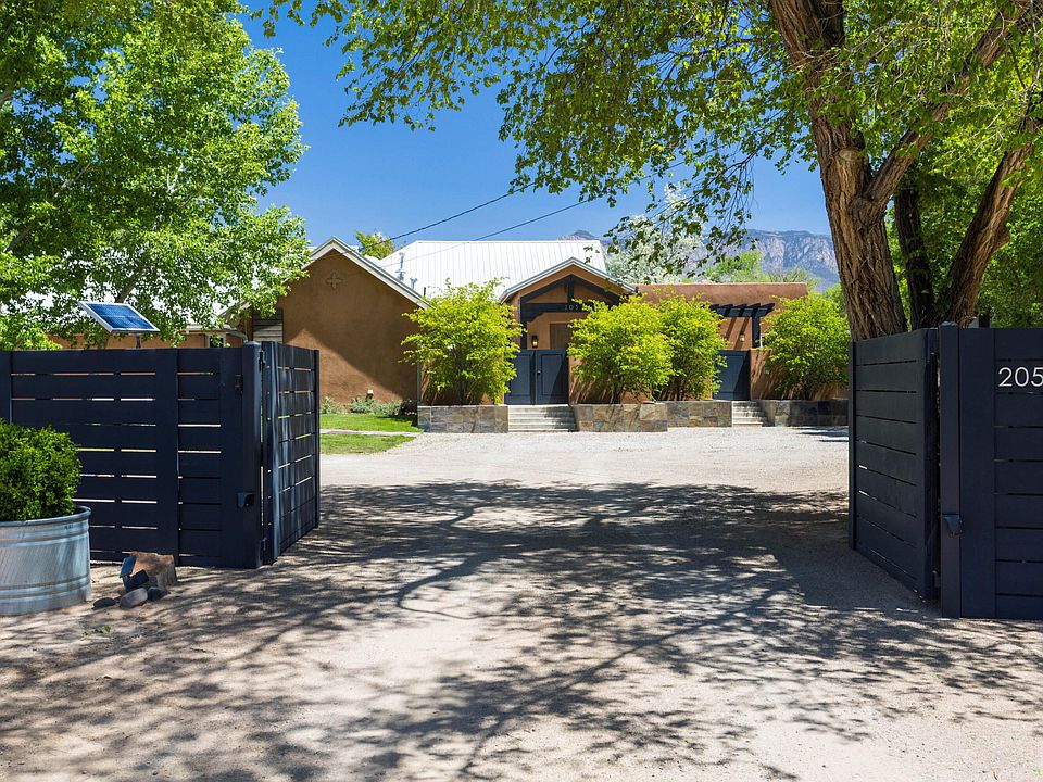 1st image of 205 Rancho Alondra Rd
