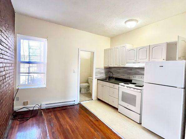 892 Huntington Ave APT 7