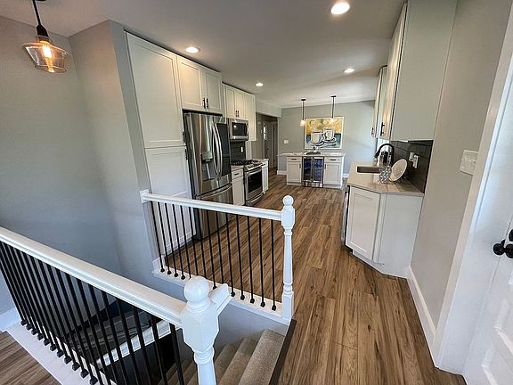5th image of 12421 Matthews Ln