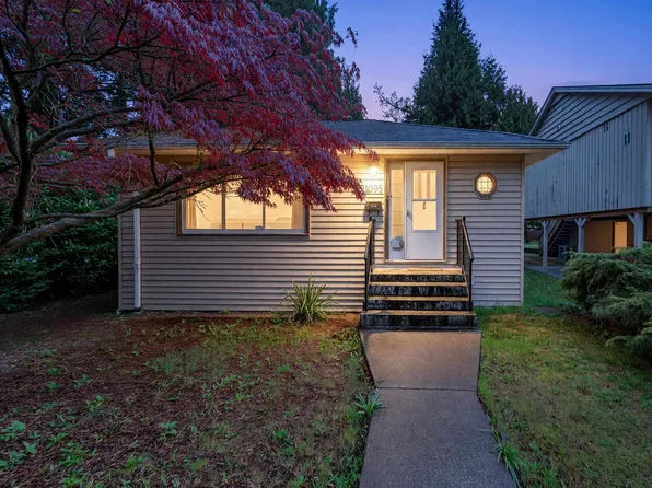 1095 E 29th St, North Vancouver, BC V7K 1C1