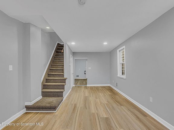 2nd image of 1009 W Lackawanna Ave