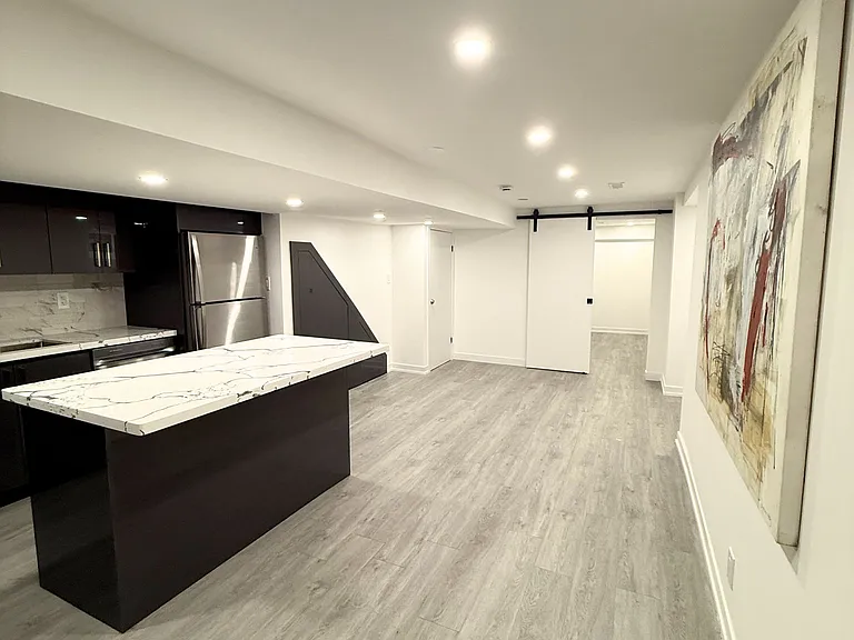 1190 Dovercourt Rd #BSMNT — Photo 2