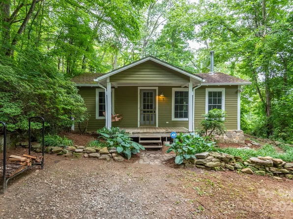 379 Rainbow Ter, Black Mountain, NC 28711