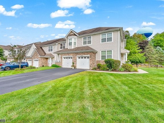 3rd image of 40 Indian Field Dr