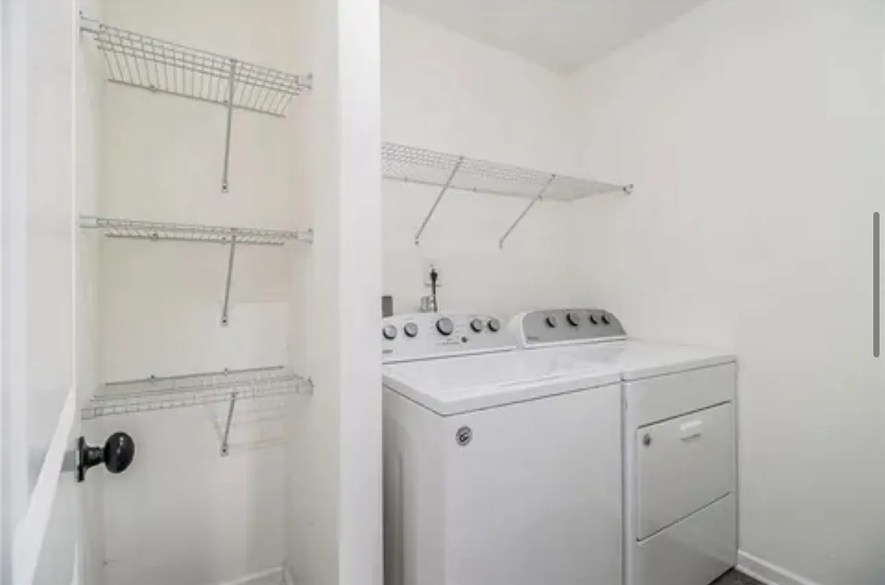 3 bed, 1200 sqft, $2,450 — Photo 4