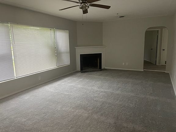 2nd image of 330 Edgewood Blvd