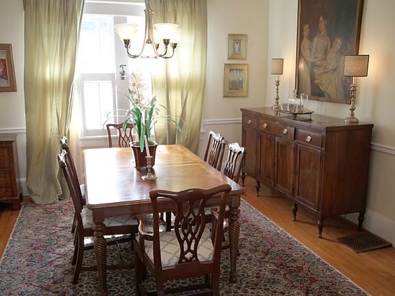 Formal dining room