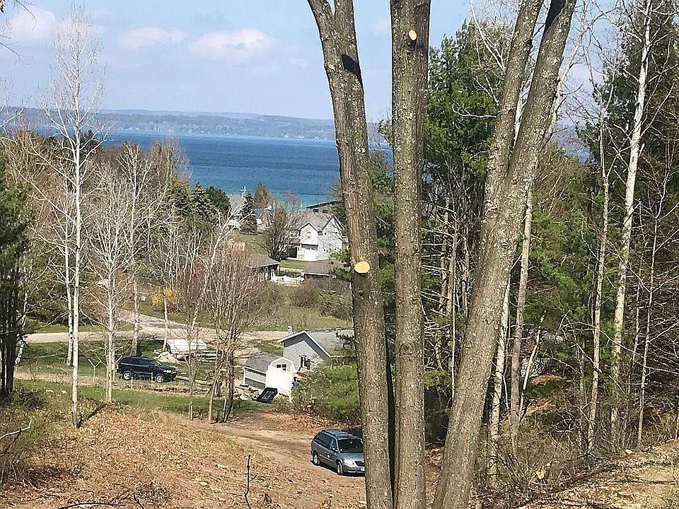 1st image of Crescent Ct