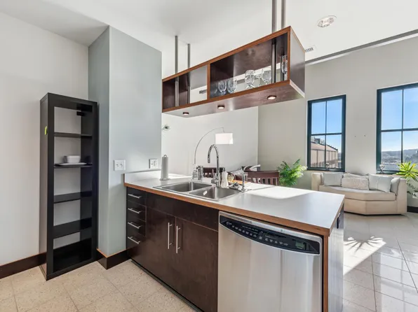 214 4th St E Unit 217, Saint Paul, MN 55101