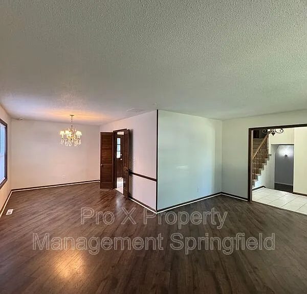 3332 S Southlyn Pl — Photo 3