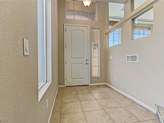 5th image of 9486 Niagara Landing St