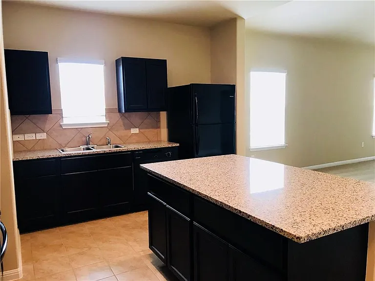 1532 Maier Dr — Photo 6