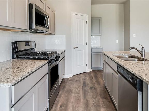 4th image of 8006 Olde Town Ct