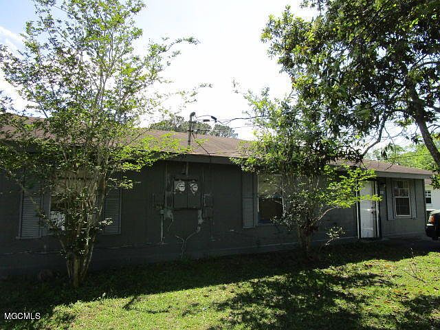 2nd image of 4004 Essex Ave