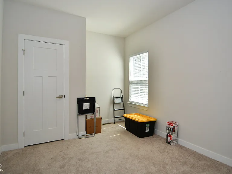 379 Gathering Ln — Photo 16