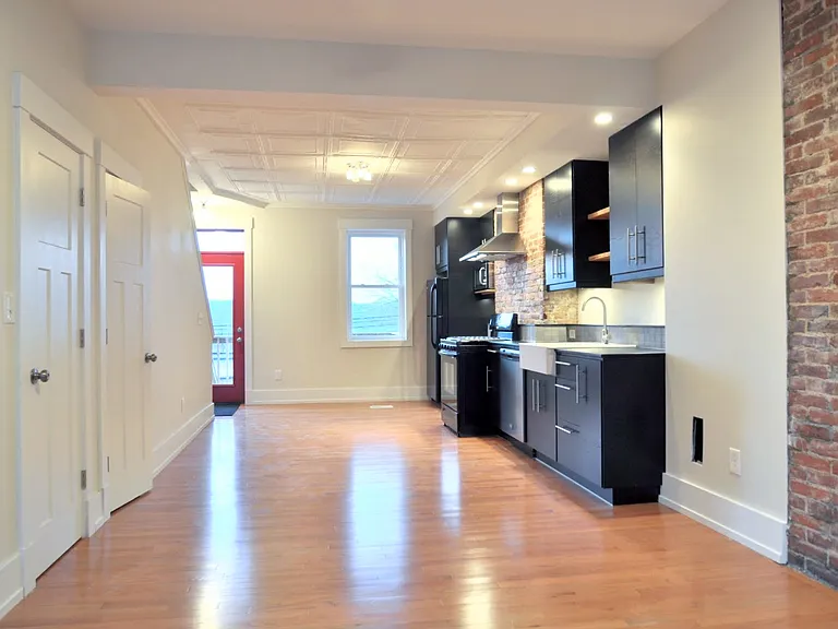 3311 Cargill St — Photo 3