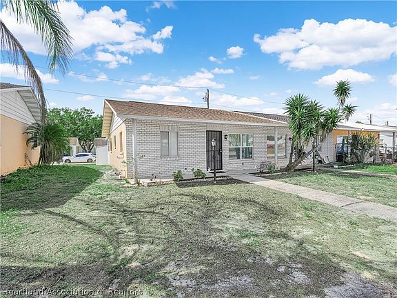 3rd image of 3021 Villa Rd