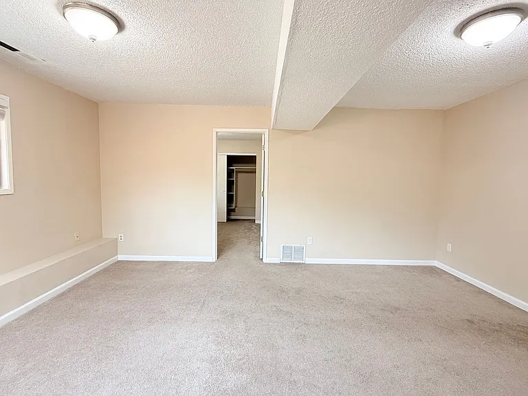 5900 SW Ellerson Ter — Photo 9
