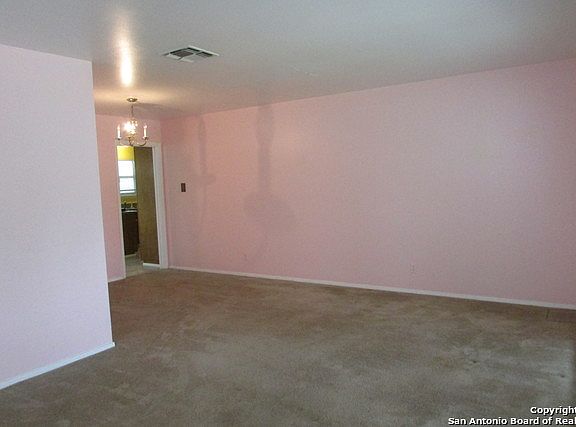 5th image of 5018 Northfield Dr