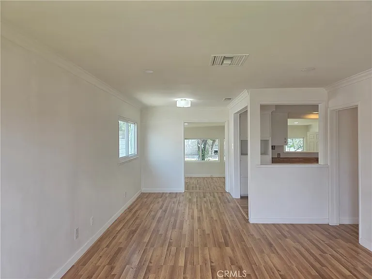 8834 Stansbury Ave — Photo 10