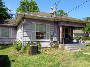 1600 W John Ave, Orange, TX 77630