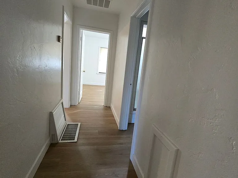 630 Neville St — Photo 7