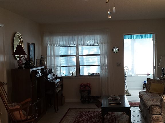4th image of 8920 SW 93rd Ln Unit B