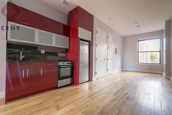 Rented by ERNY LLC | media 10