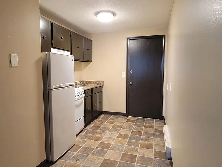 Myron Court Apartments — Photo 5