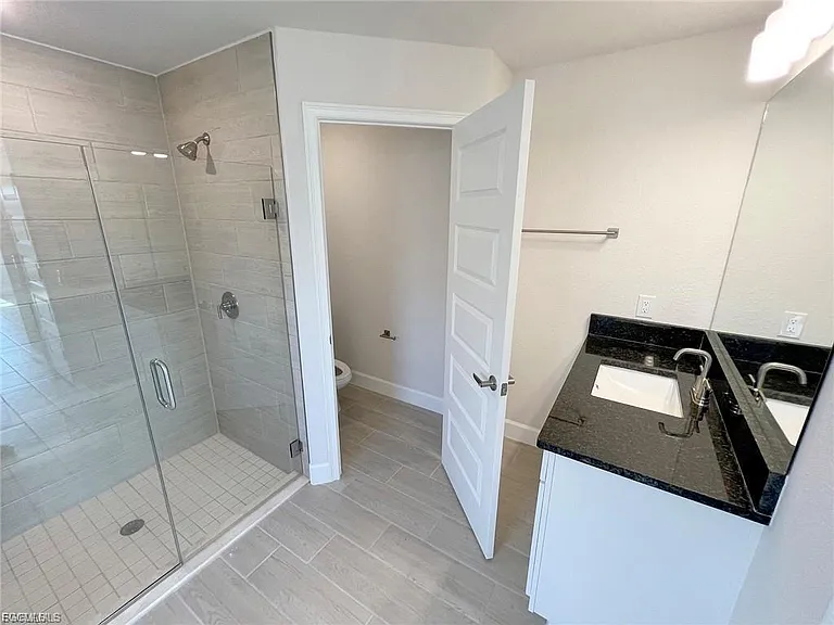 410 SE 1st Terrace Cpe — Photo 3