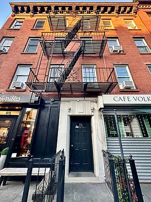 Rented by Compass | media 9