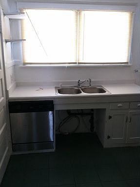3rd image of 4932 Cimarron St