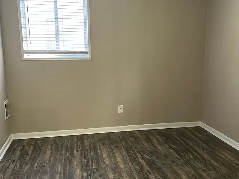 1 bedroom apartment — Photo 12