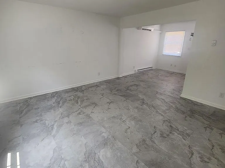 1114 Monticello Rd — Photo 6