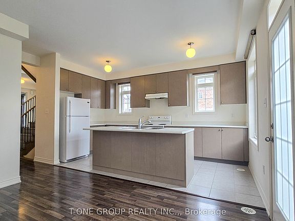 5th image of 8 Larry Grove Way