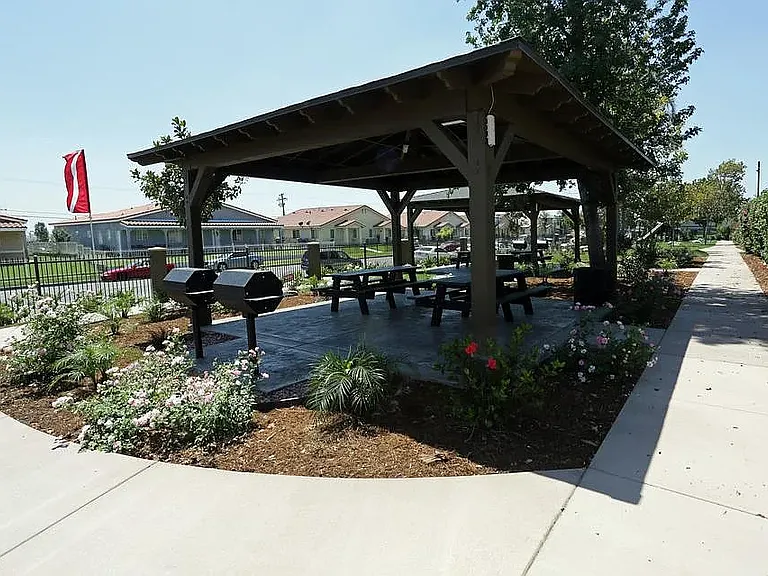 Bella Park — Photo 18