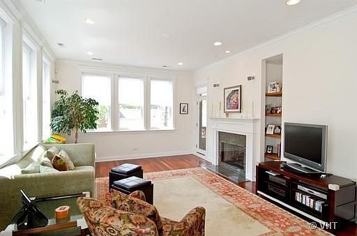 2nd image of 3156 N Paulina St APT 3S