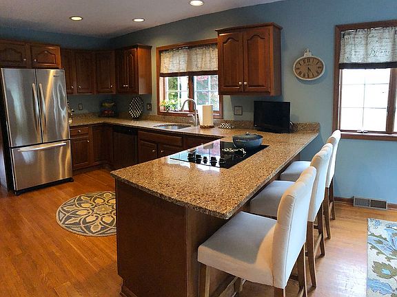 4th image of 6311 Walnut Creek Dr