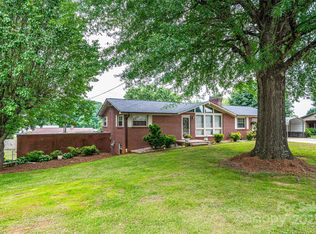 2836 20th Street Ln NE, Hickory, NC 28601