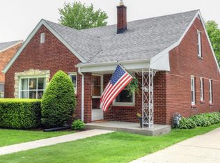 2237 Lefeber Ave, Wauwatosa, WI 53213