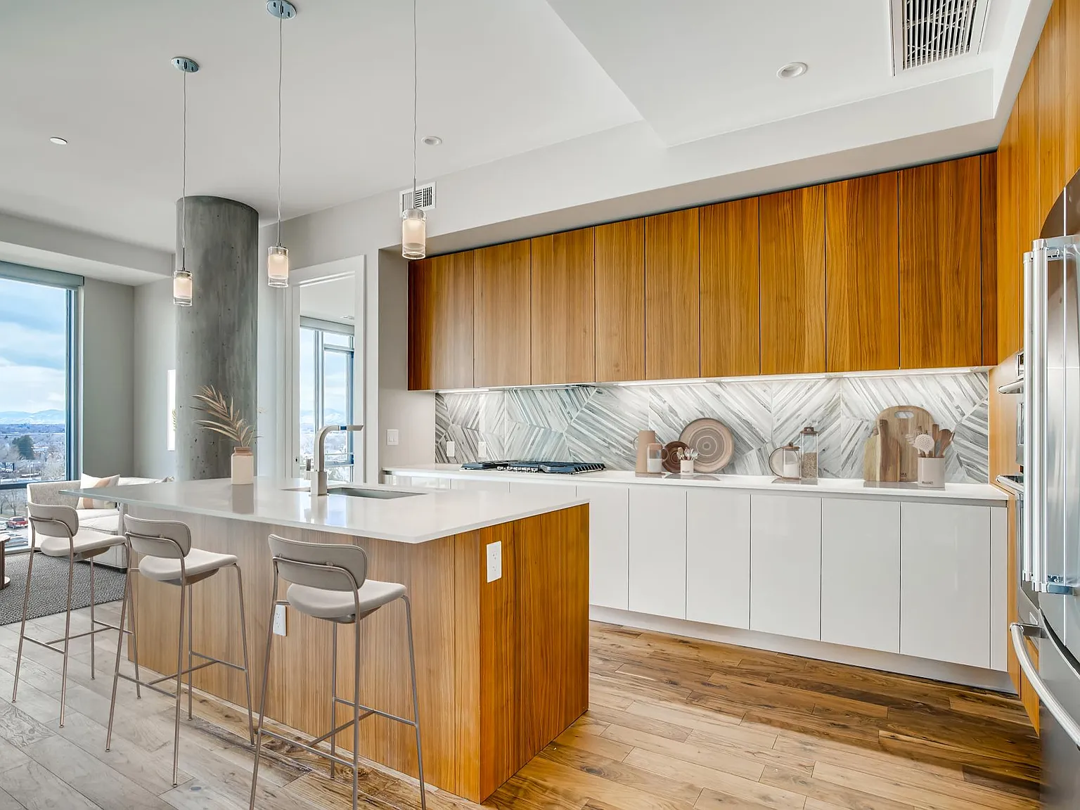 2 bed, 1003 sqft, $3,700 — Photo 2