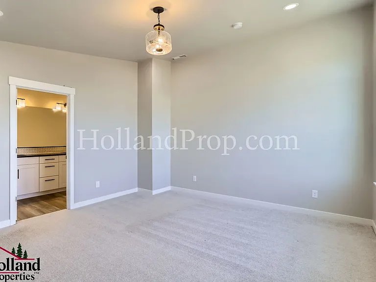 6503 SE Provence St — Photo 15