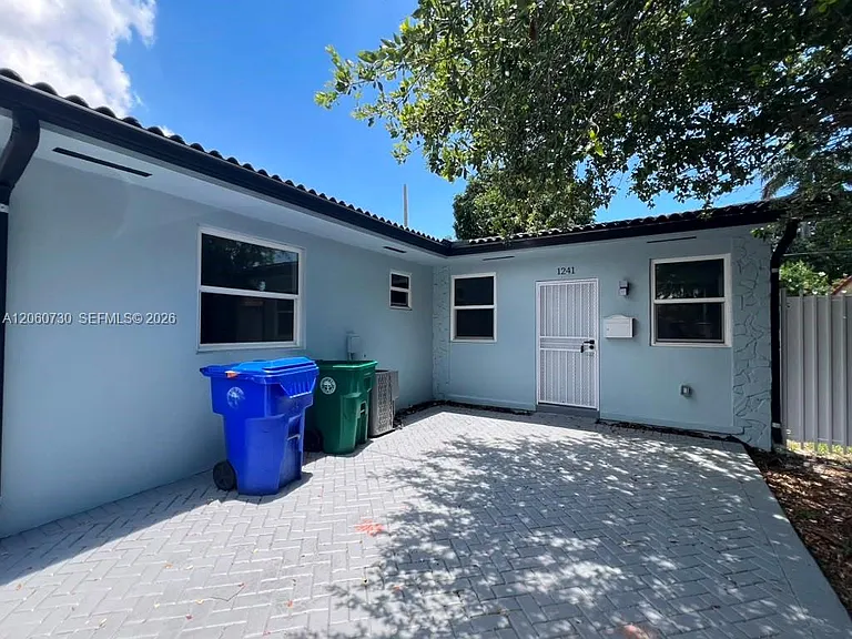 1239 SW 22nd Ave — Photo 14